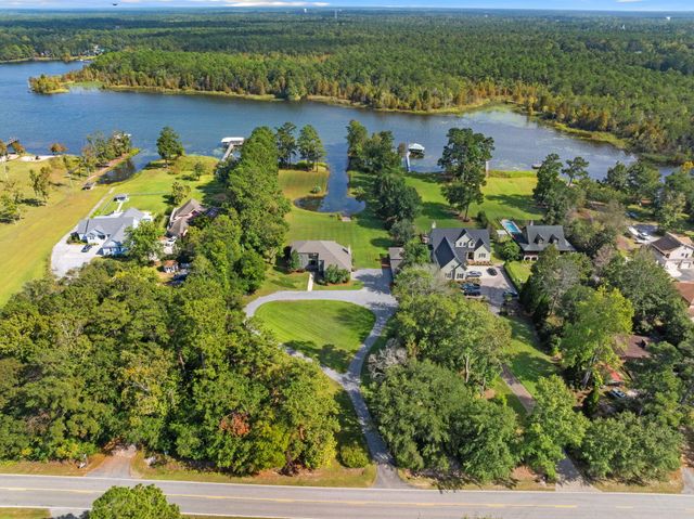 1554 Pinopolis Road, Moncks Corner, SC 29461