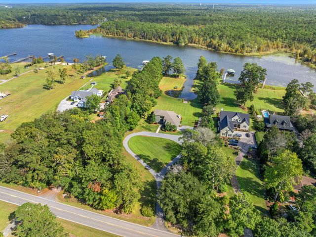1554 Pinopolis Road, Moncks Corner, SC 29461