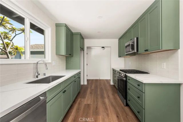 5724 N Galanto, Azusa, CA 91702