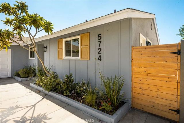 5724 N Galanto, Azusa, CA 91702