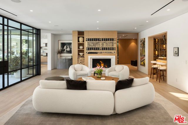 9509 Heather Road, Beverly Hills, CA 90210