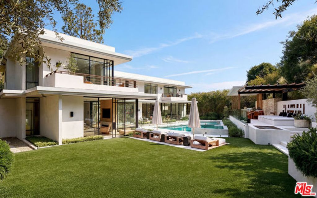 9509 Heather Road, Beverly Hills, CA 90210