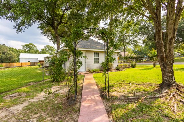 444 Beaver Lake Rd., Purvis, MS 39475