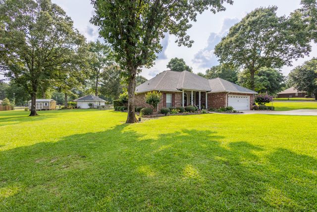 444 Beaver Lake Rd., Purvis, MS 39475