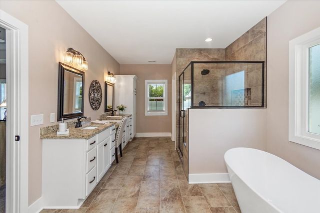 42 Bluegrass Rd, Manchester, TN 37355