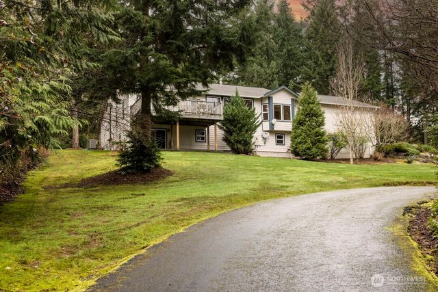 17625 Chummit Lane NE, Suquamish, WA 98392