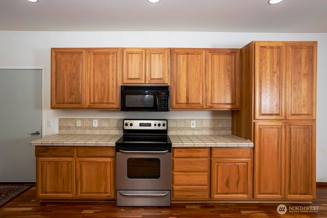 17625 Chummit Lane NE, Suquamish, WA 98392