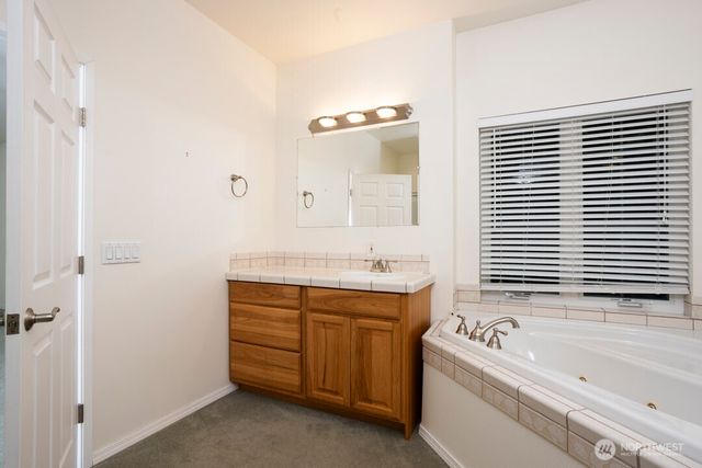 17625 Chummit Lane NE, Suquamish, WA 98392