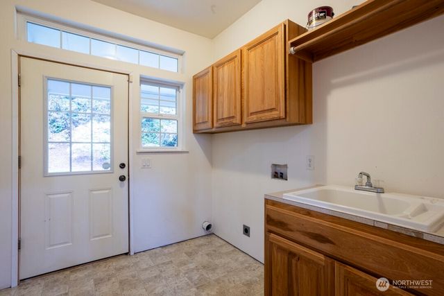 17625 Chummit Lane NE, Suquamish, WA 98392