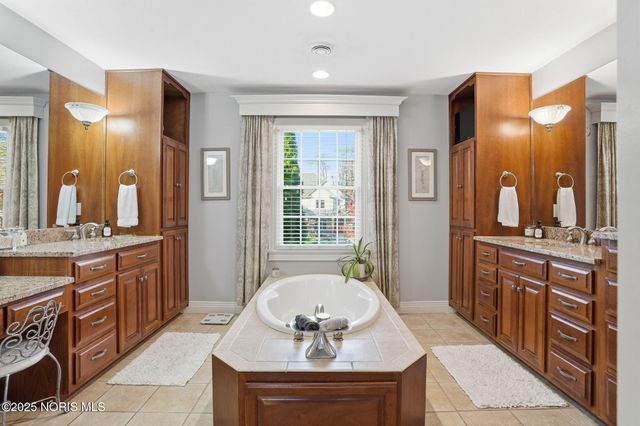 8457 Lakewood Drive, Findlay, OH 45840