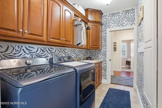 8457 Lakewood Drive, Findlay, OH 45840