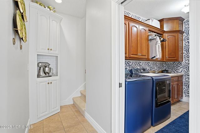 8457 Lakewood Drive, Findlay, OH 45840