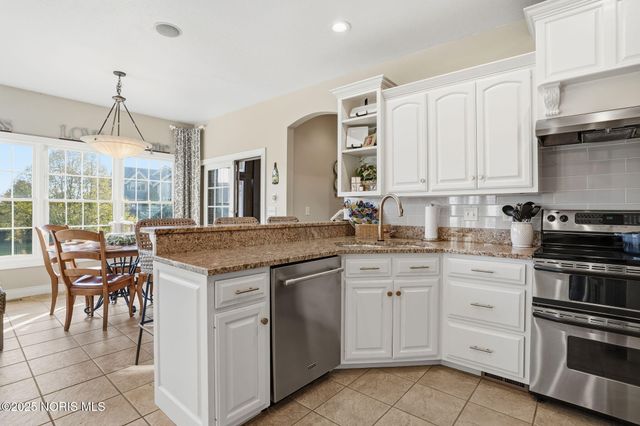 8457 Lakewood Drive, Findlay, OH 45840