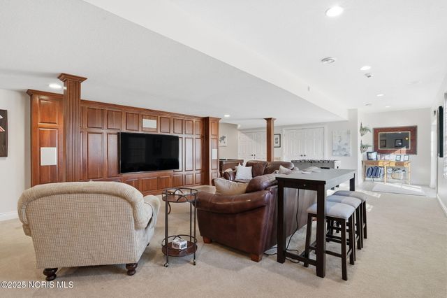 8457 Lakewood Drive, Findlay, OH 45840