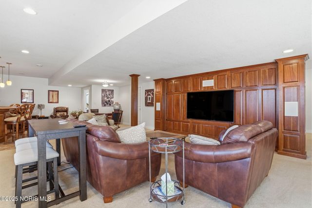 8457 Lakewood Drive, Findlay, OH 45840