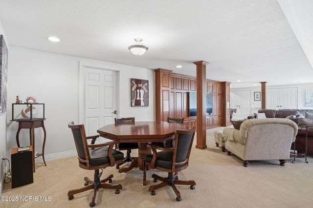 8457 Lakewood Drive, Findlay, OH 45840