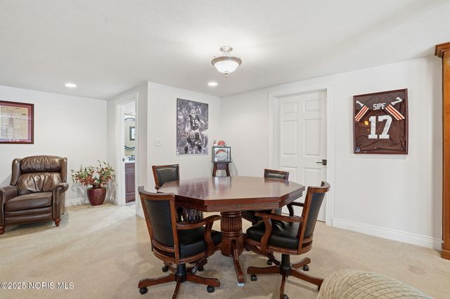 8457 Lakewood Drive, Findlay, OH 45840