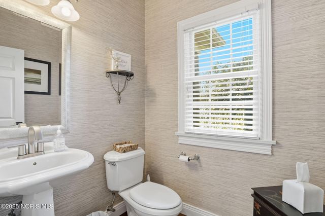 8457 Lakewood Drive, Findlay, OH 45840