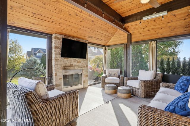 8457 Lakewood Drive, Findlay, OH 45840