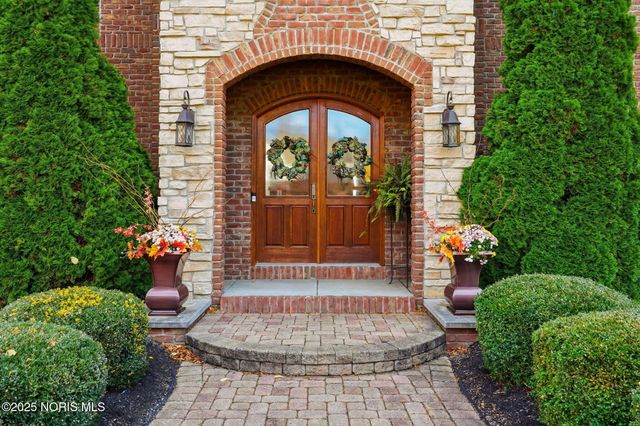 8457 Lakewood Drive, Findlay, OH 45840