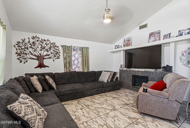 12868 Tennyson Drive, El Paso, TX 79928