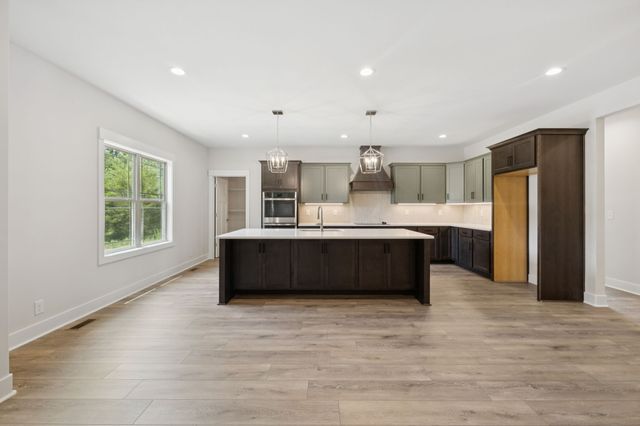 1630 Parchman Rd, Clarksville, TN 37040