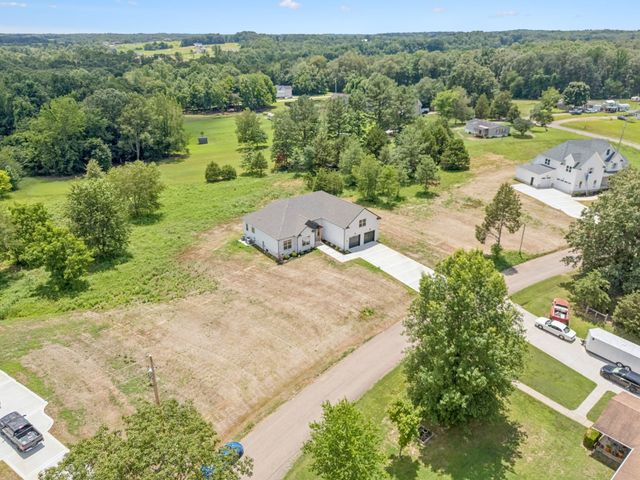 1630 Parchman Rd, Clarksville, TN 37040