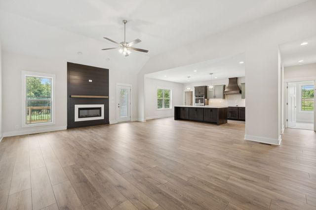 1630 Parchman Rd, Clarksville, TN 37040