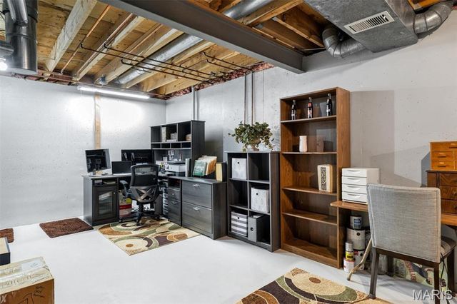 3173 Autumn Trace Drive, Maryland Heights, MO 63043