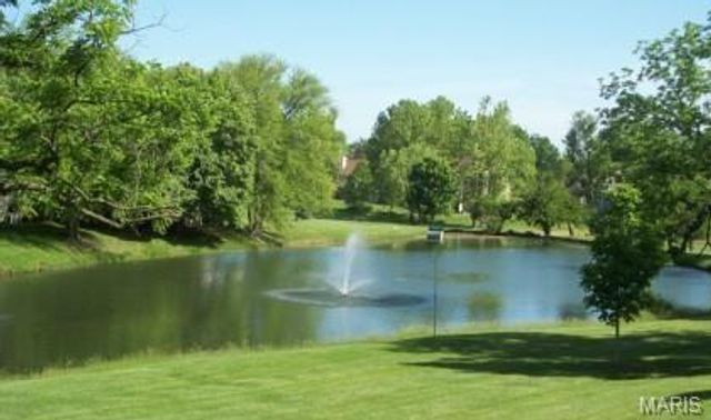 3173 Autumn Trace Drive, Maryland Heights, MO 63043