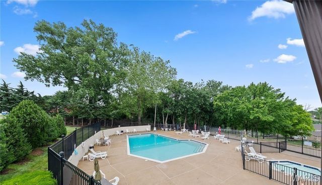 3173 Autumn Trace Drive, Maryland Heights, MO 63043