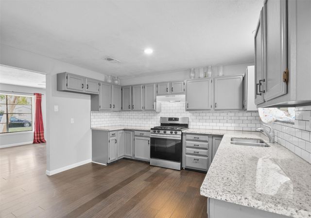 7406 Elbridge Lane, Houston, TX 77536
