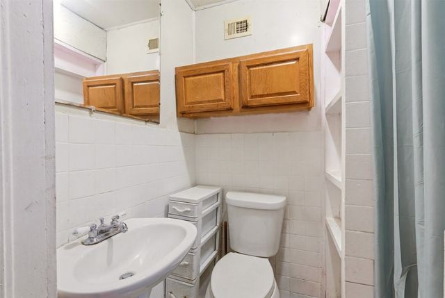 908 N Winnetka Avenue, Dallas, TX 75208