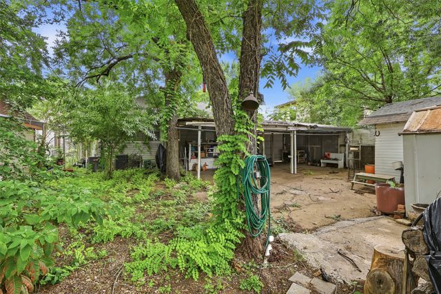 908 N Winnetka Avenue, Dallas, TX 75208