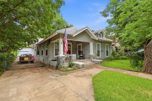 908 N Winnetka Avenue, Dallas, TX 75208