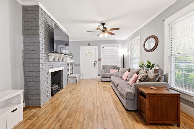 908 N Winnetka Avenue, Dallas, TX 75208