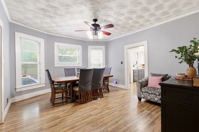 908 N Winnetka Avenue, Dallas, TX 75208