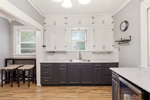 908 N Winnetka Avenue, Dallas, TX 75208