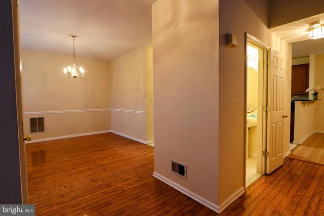 34 WINDSOR POND RD, Princeton Junction, NJ 08550