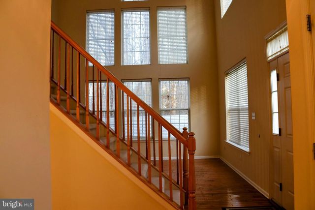 34 WINDSOR POND RD, Princeton Junction, NJ 08550