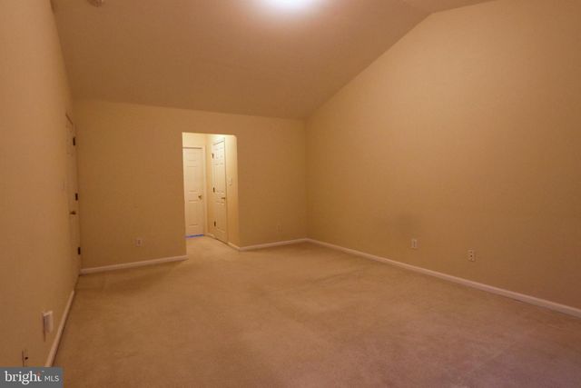 34 WINDSOR POND RD, Princeton Junction, NJ 08550