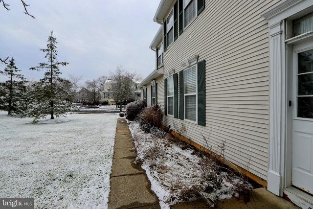 34 WINDSOR POND RD, Princeton Junction, NJ 08550