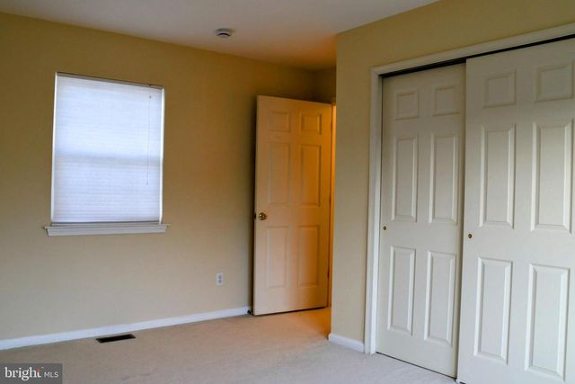 34 WINDSOR POND RD, Princeton Junction, NJ 08550