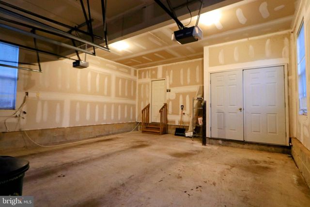 34 WINDSOR POND RD, Princeton Junction, NJ 08550