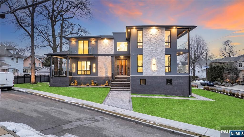 283 Bluff Road, Fort Lee, NJ 07024