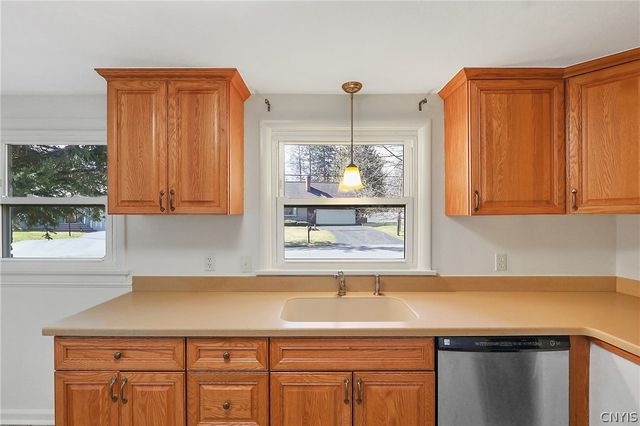 208 Palmer Drive, Manlius, NY 13066