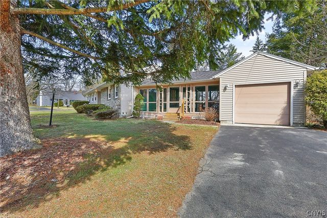 208 Palmer Drive, Manlius, NY 13066