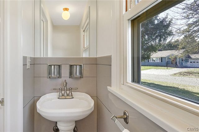 208 Palmer Drive, Manlius, NY 13066