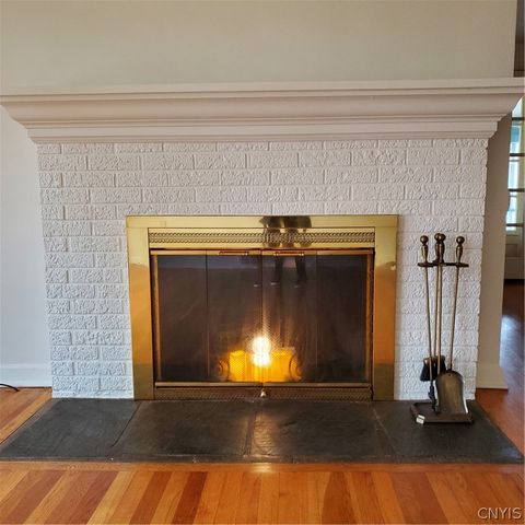 208 Palmer Drive, Manlius, NY 13066