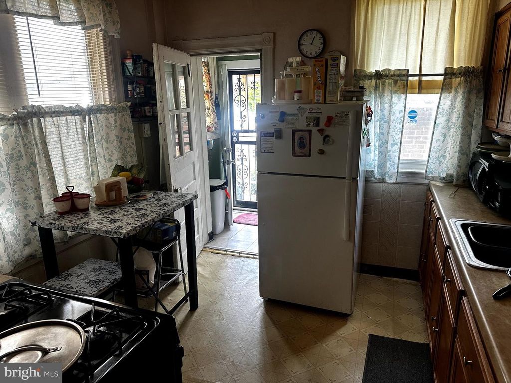 4255 N MARSHALL ST, PHILADELPHIA, PA 19140 — photo 3